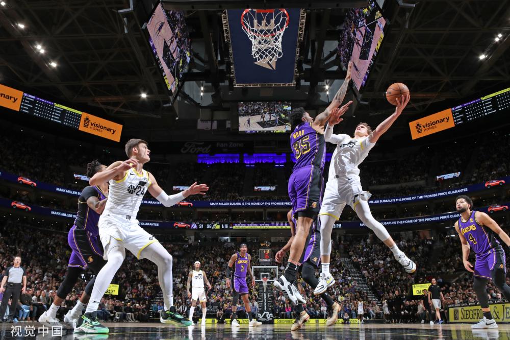 足球队以其 足球队以其